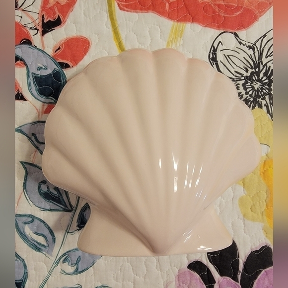 NWOT Rae Dunn Decorative Shell - Picture 2 of 2